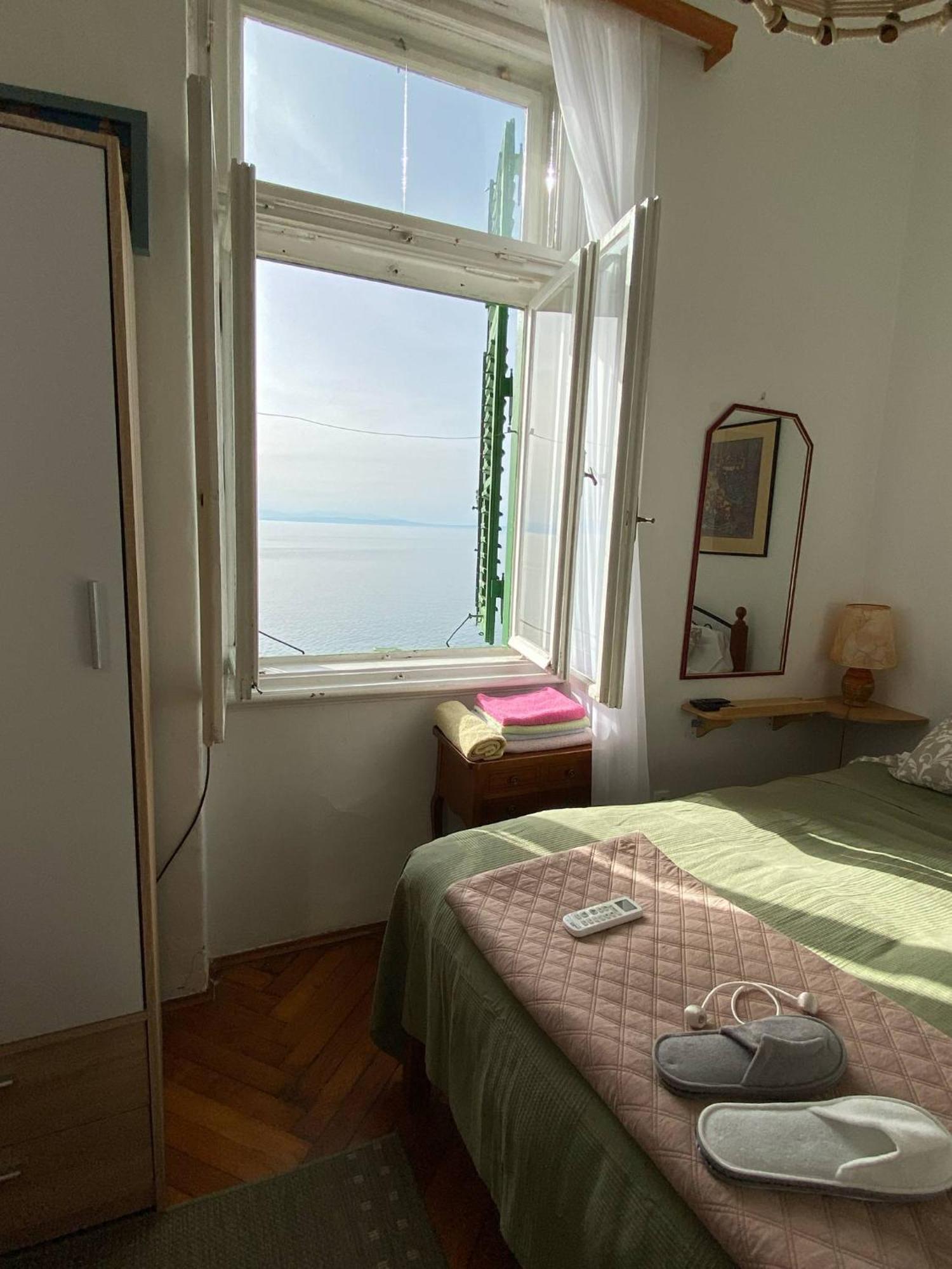 Soba U Vili 10 Metara Od Mora Opatija Exterior photo